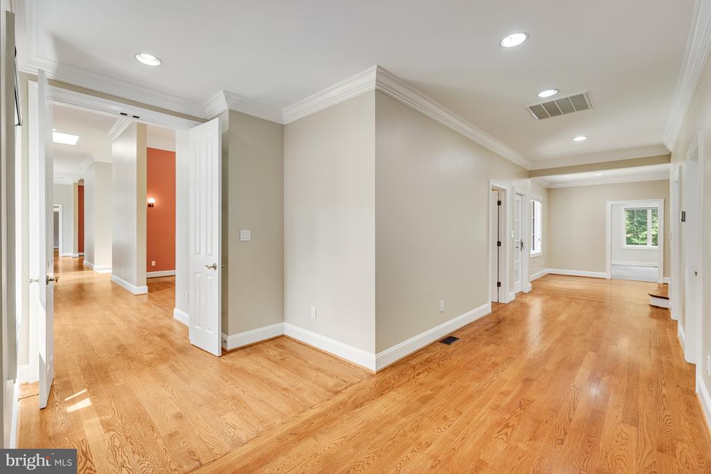 11304 SENECA CIRCLE
