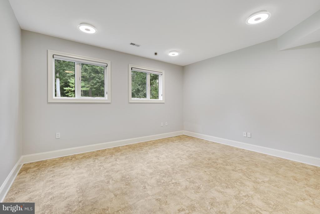 11304 SENECA CIRCLE