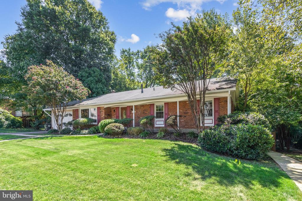 8005 BIRNAM WOOD DRIVE