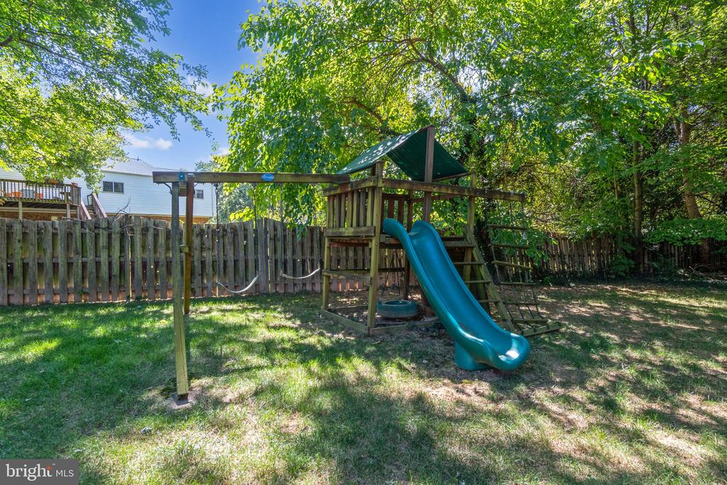 8005 BIRNAM WOOD DRIVE