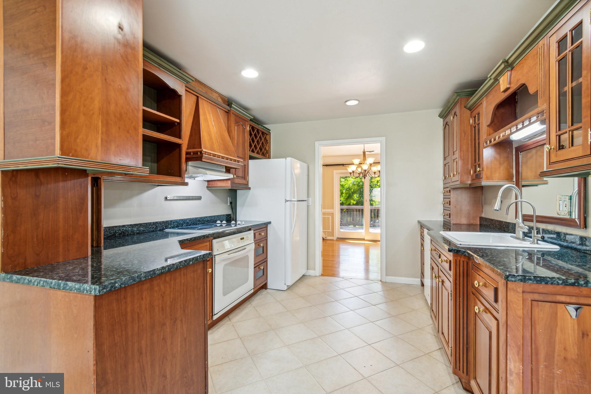 8005 BIRNAM WOOD DRIVE