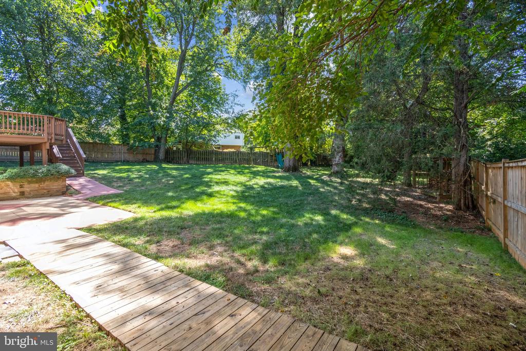 8005 BIRNAM WOOD DRIVE