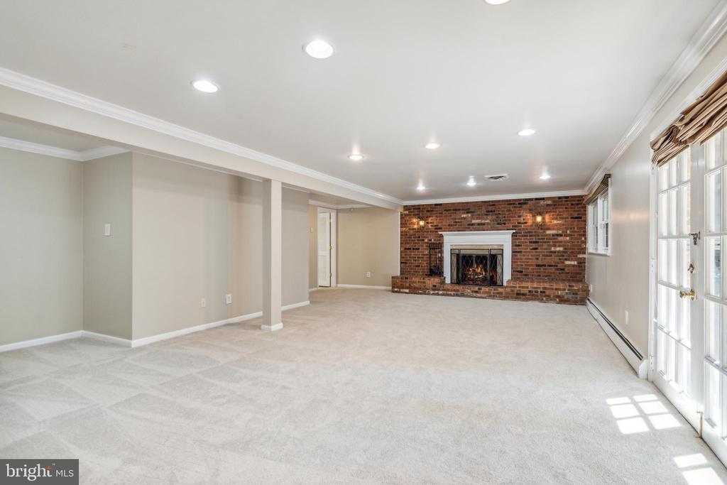 8005 BIRNAM WOOD DRIVE