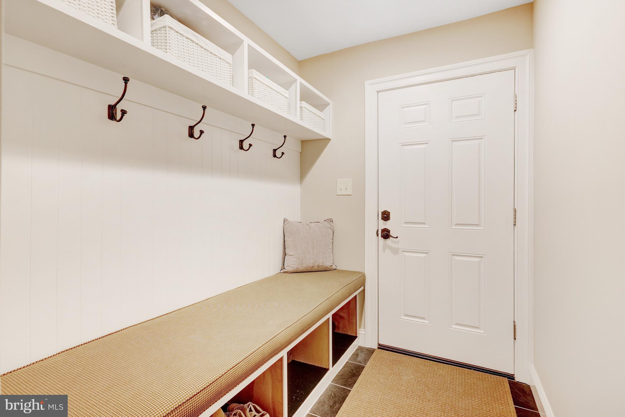 935 WELHAM GREEN ROAD