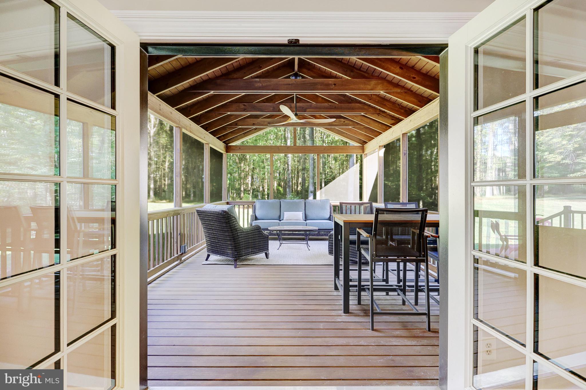 935 WELHAM GREEN ROAD