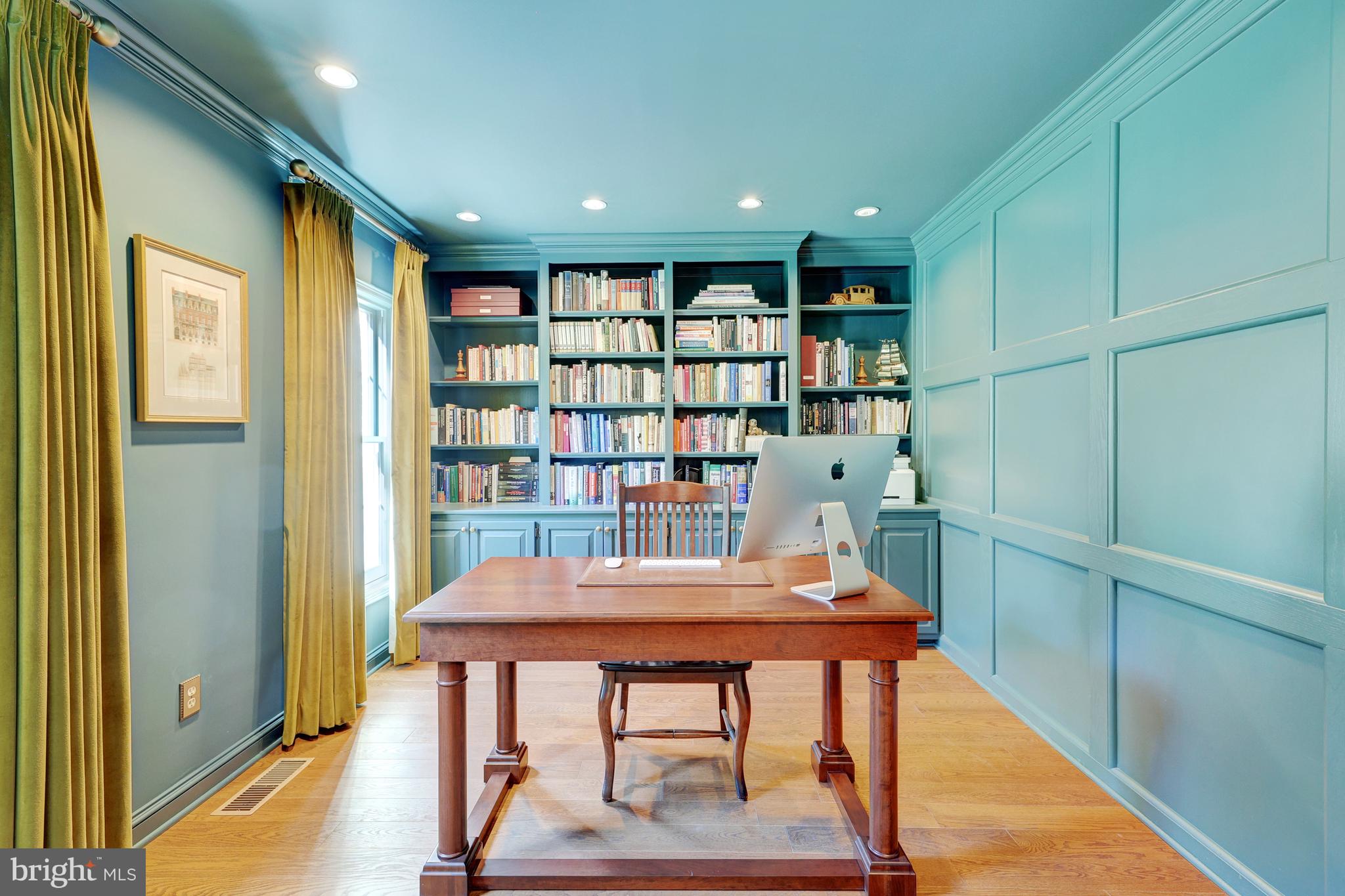 935 WELHAM GREEN ROAD