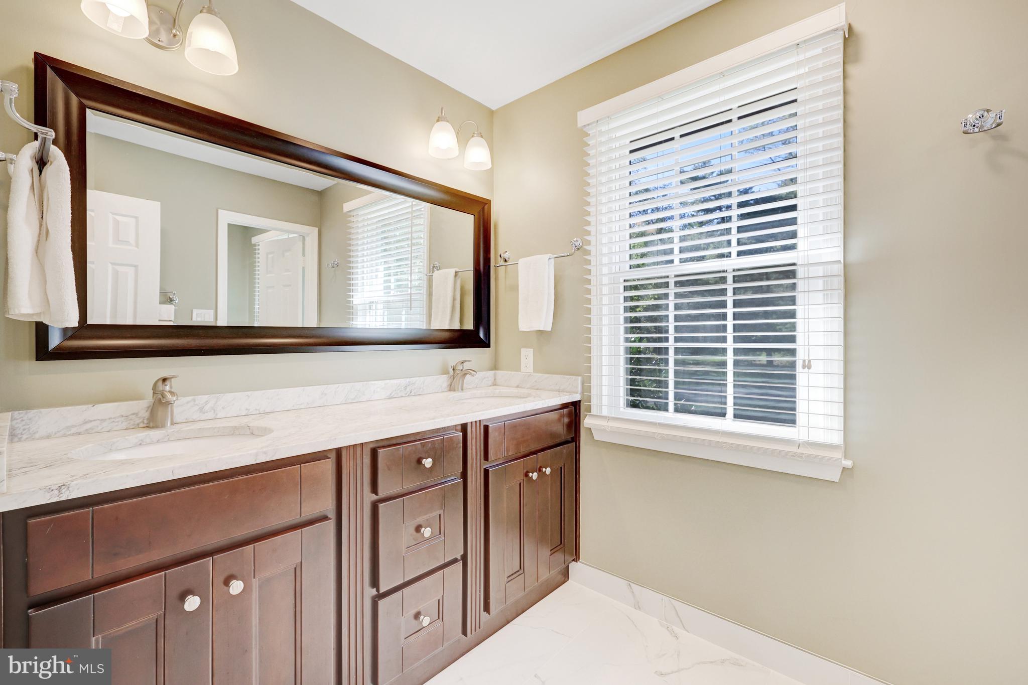 935 WELHAM GREEN ROAD