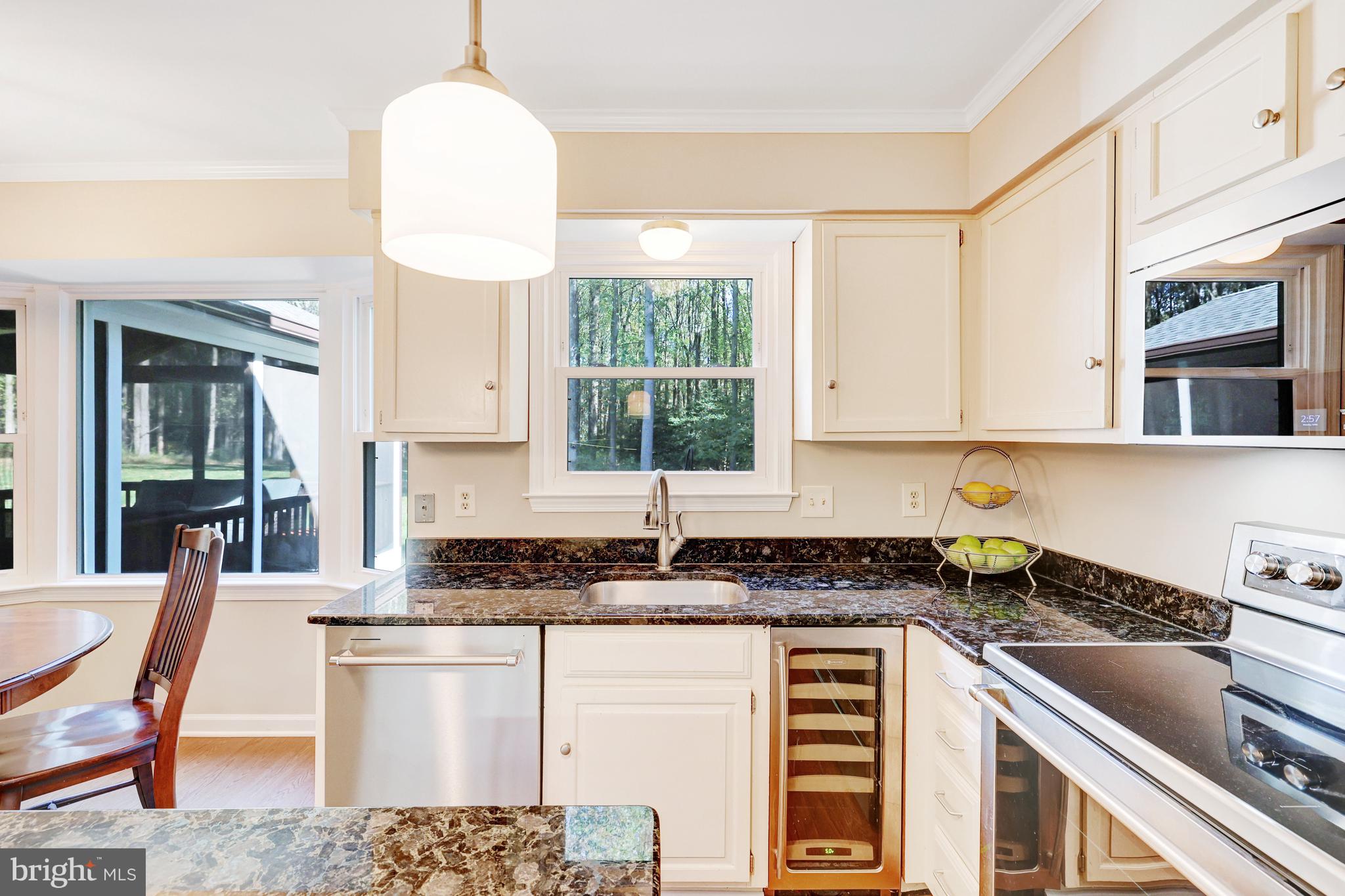 935 WELHAM GREEN ROAD