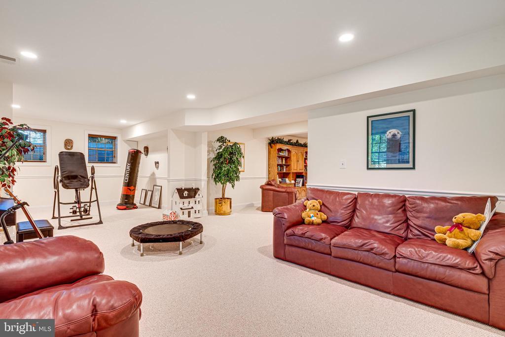 10107 NEDRA DRIVE