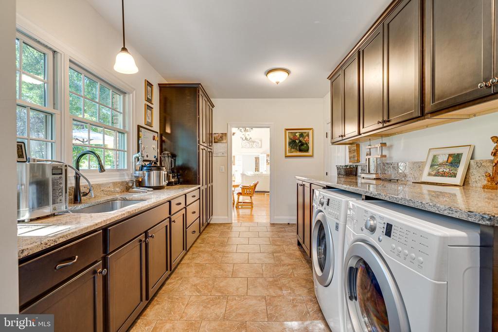 10107 NEDRA DRIVE