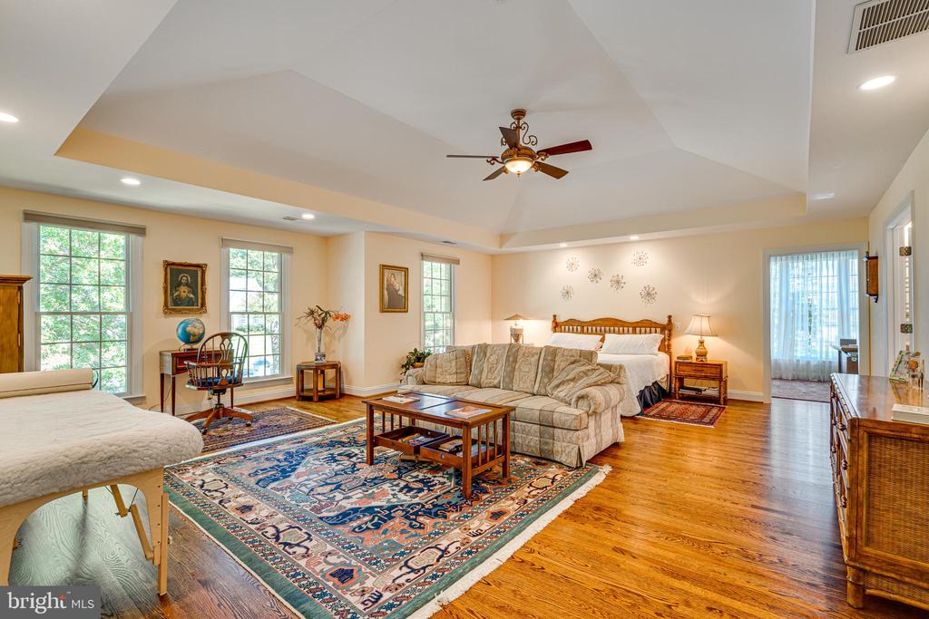 10107 NEDRA DRIVE