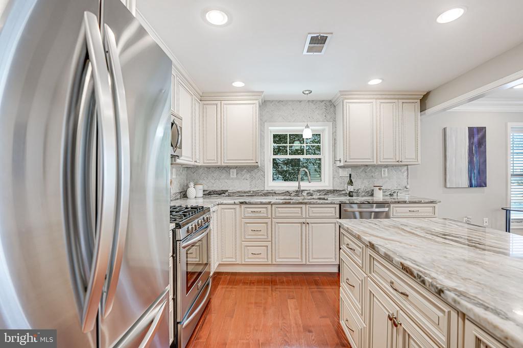 6449 SECOND STREET