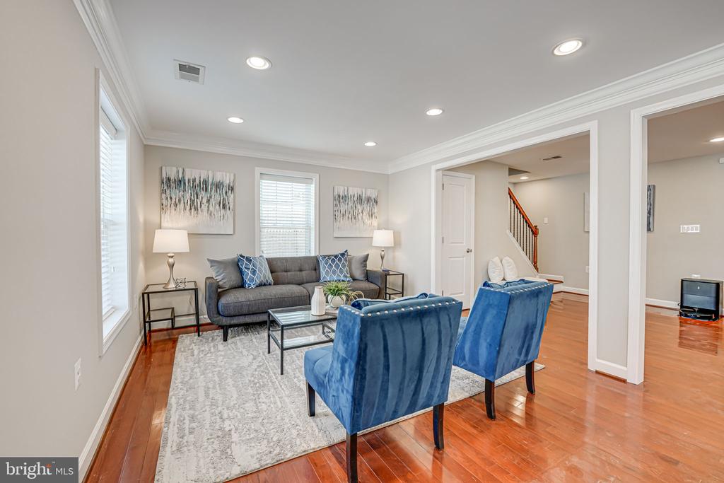 6449 SECOND STREET