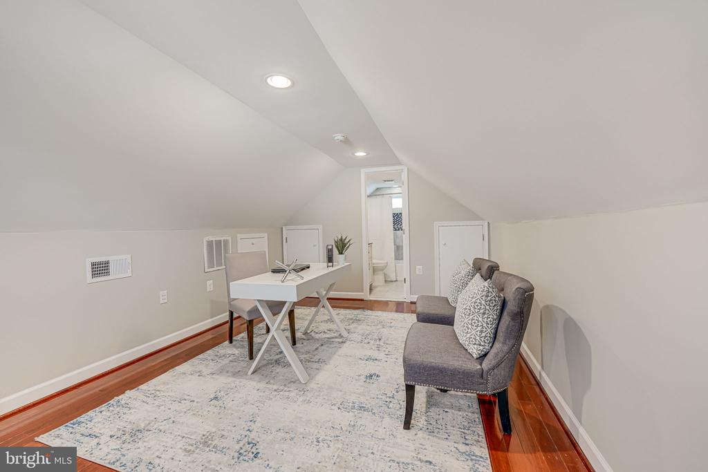 6449 SECOND STREET