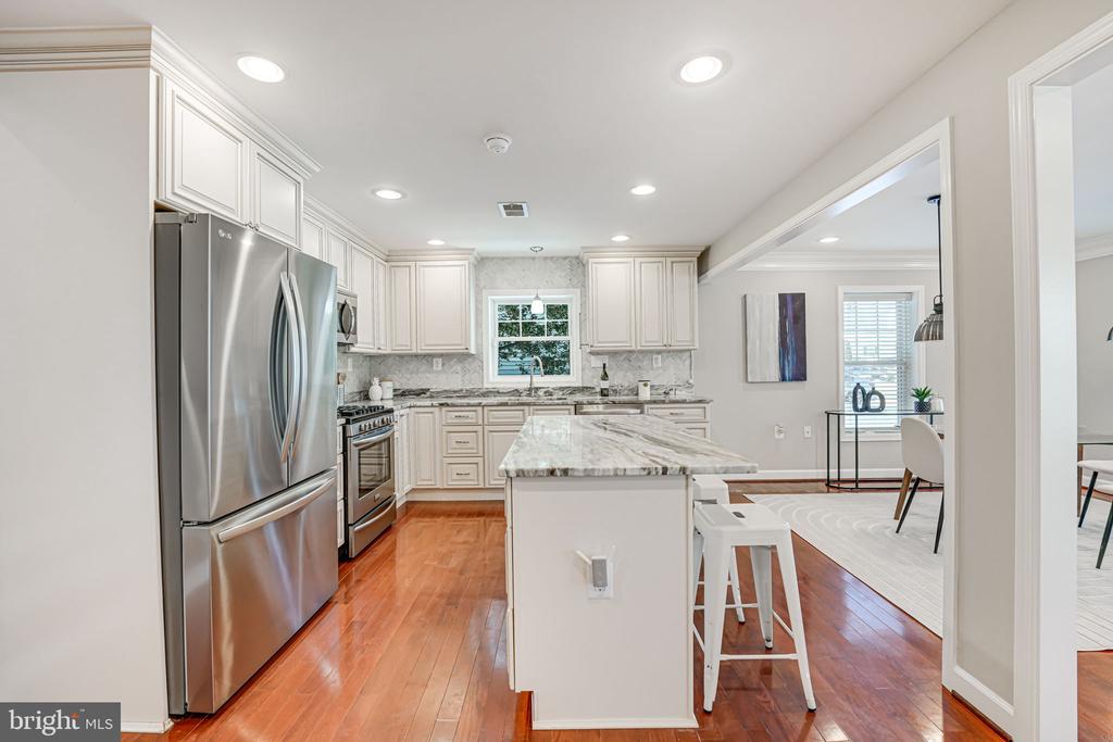 6449 SECOND STREET