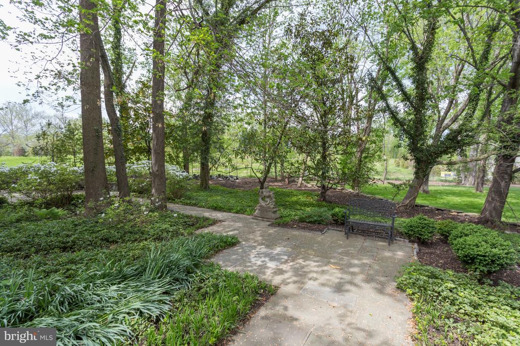 938 DOUGLASS DRIVE