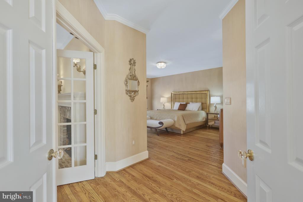 938 DOUGLASS DRIVE
