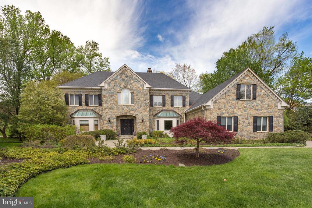 938 DOUGLASS DRIVE
