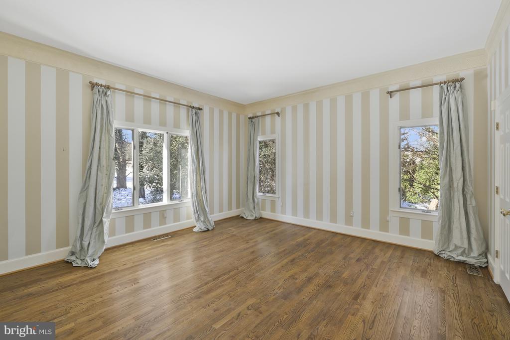 938 DOUGLASS DRIVE