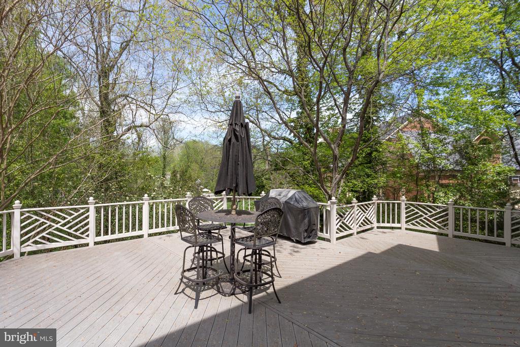 938 DOUGLASS DRIVE