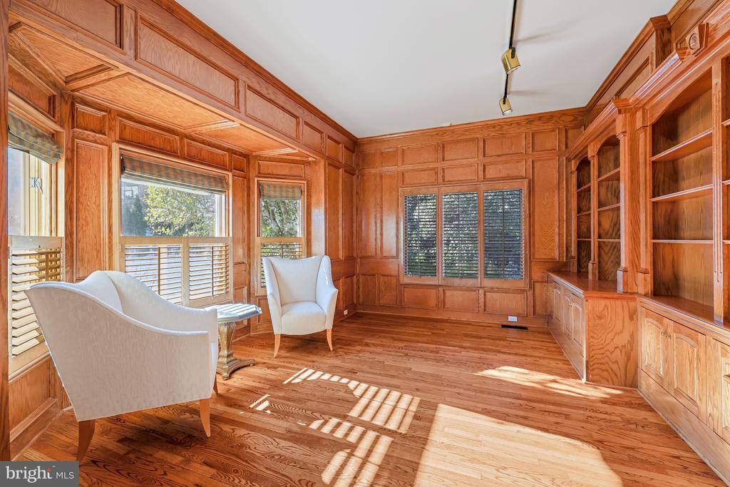938 DOUGLASS DRIVE