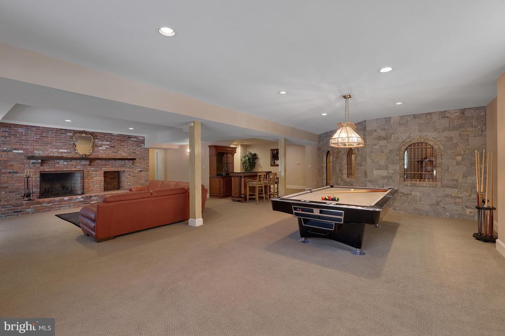 938 DOUGLASS DRIVE