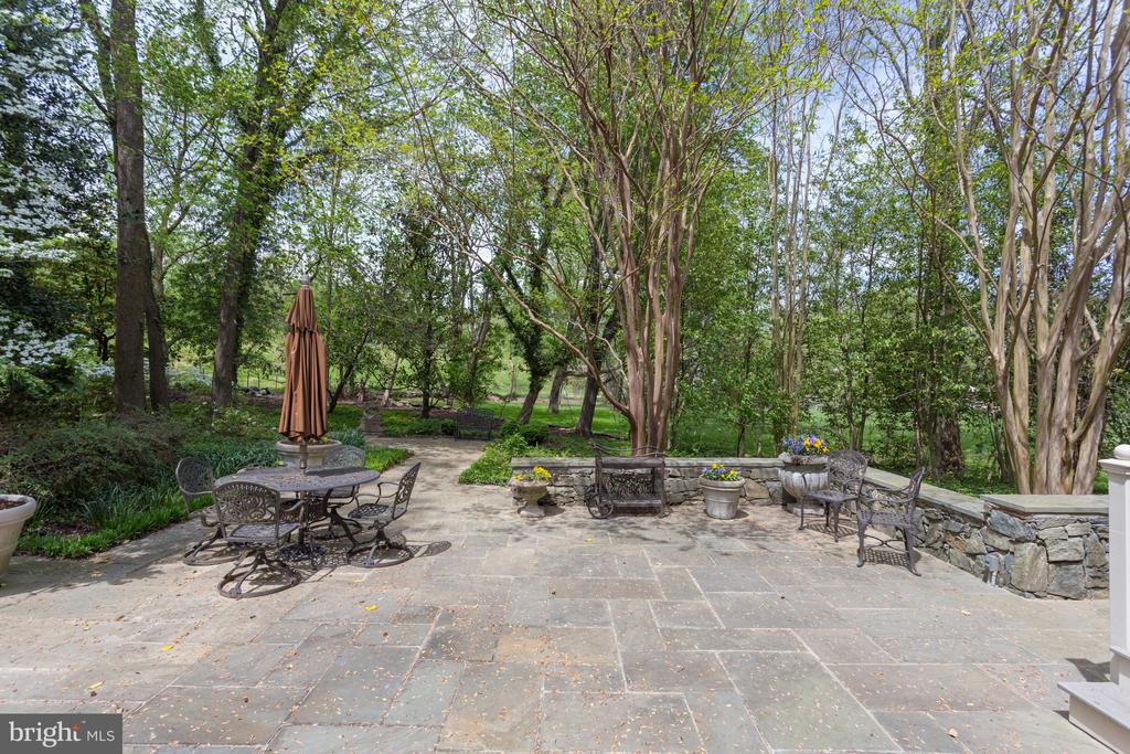 938 DOUGLASS DRIVE