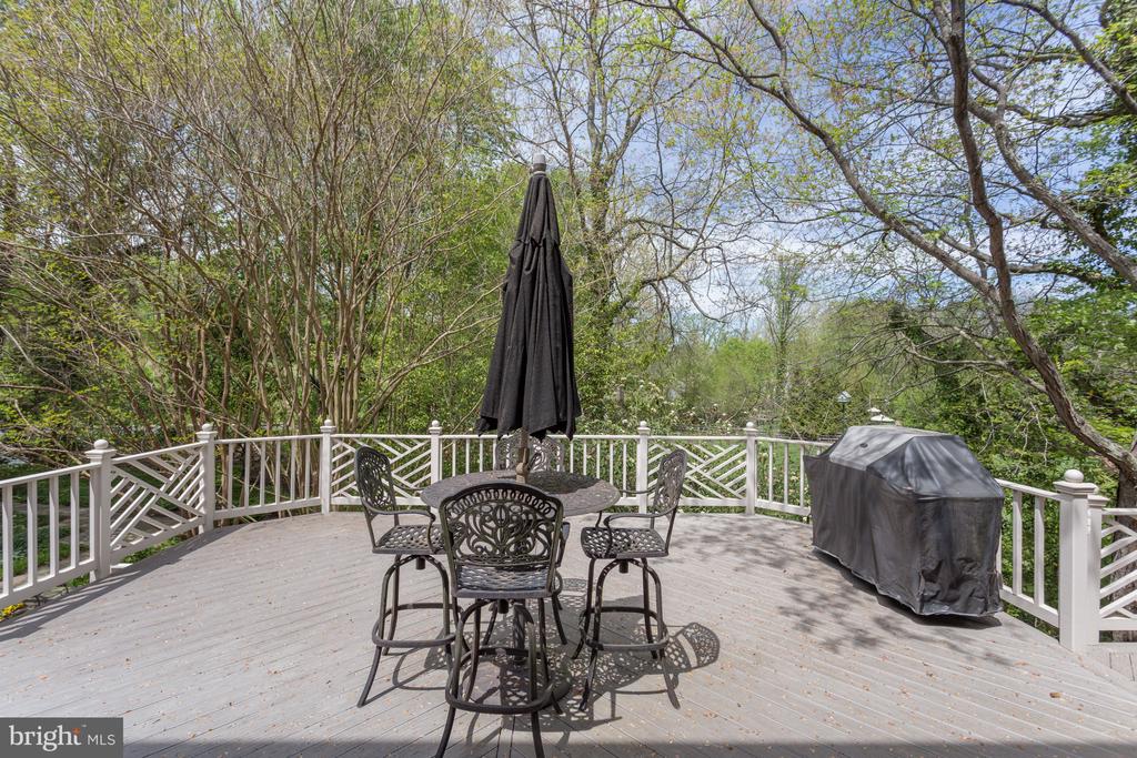 938 DOUGLASS DRIVE