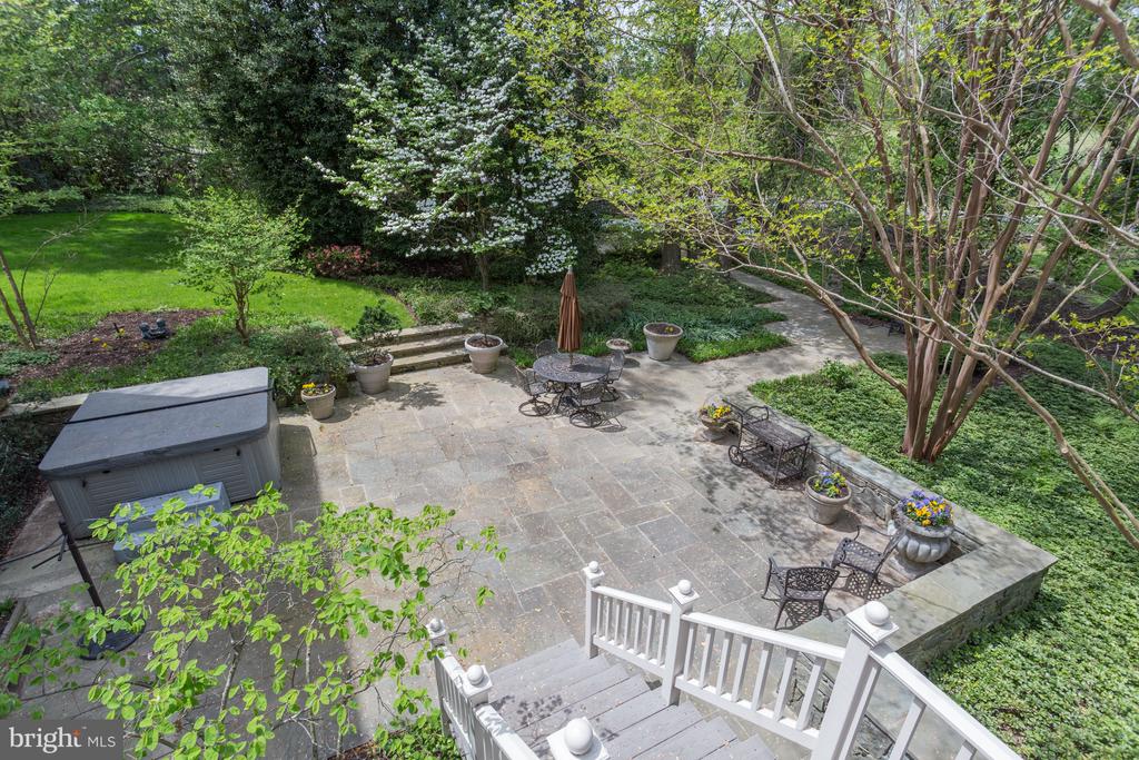 938 DOUGLASS DRIVE