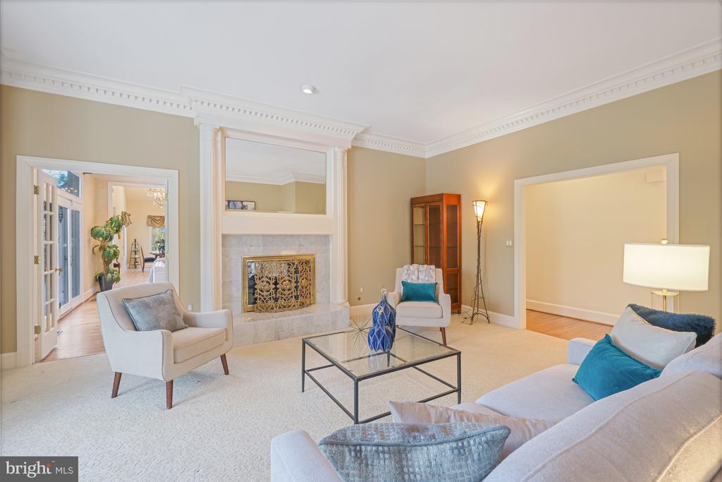 938 DOUGLASS DRIVE