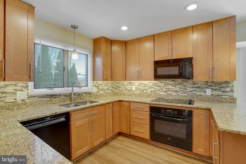 3719 KRYSIA COURT