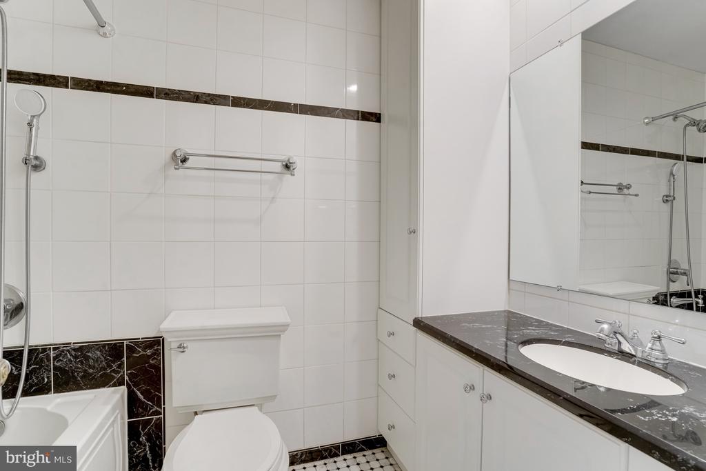 3719 KRYSIA COURT