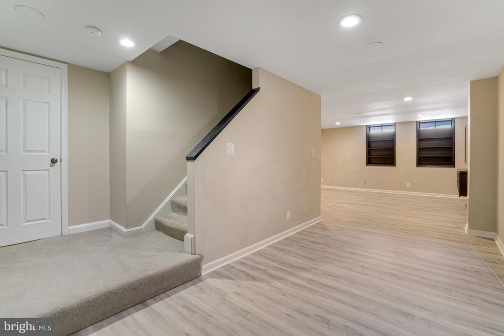 3719 KRYSIA COURT