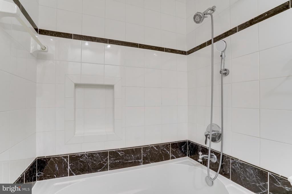 3719 KRYSIA COURT