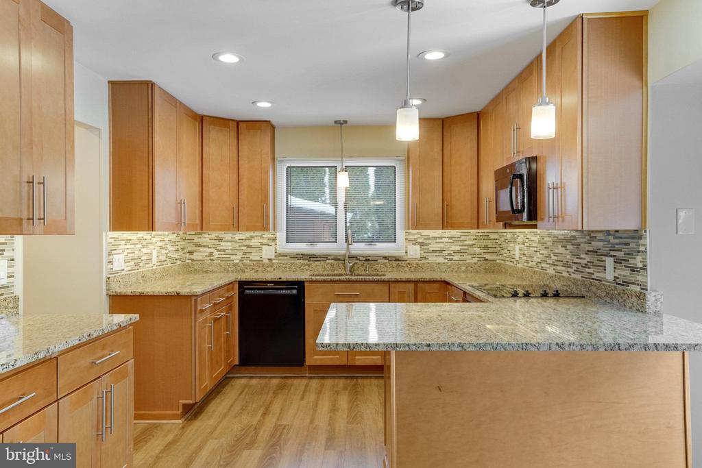 3719 KRYSIA COURT