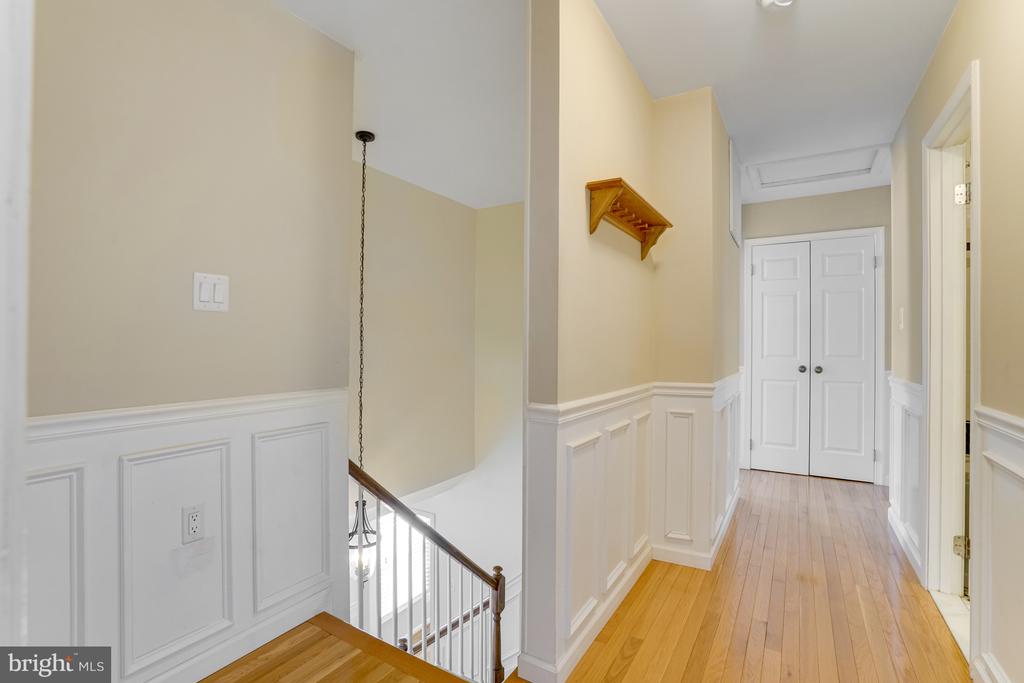 3719 KRYSIA COURT