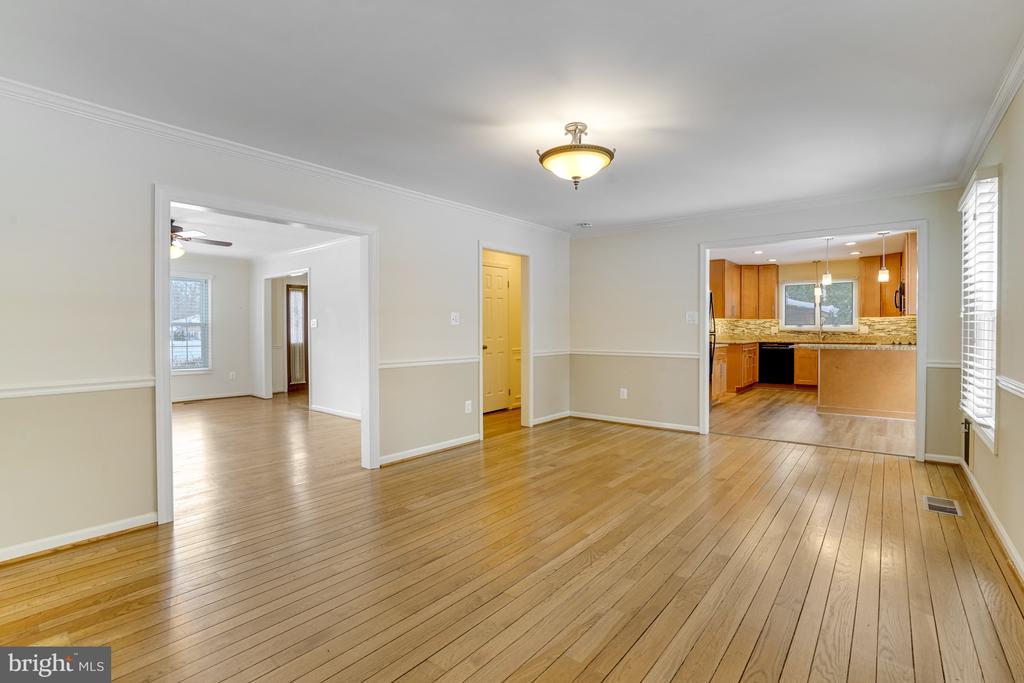 3719 KRYSIA COURT