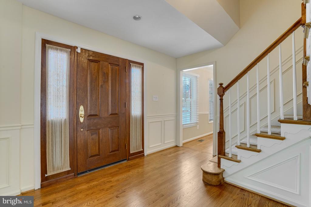 3719 KRYSIA COURT