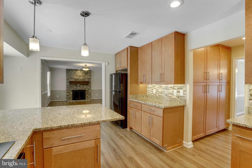 3719 KRYSIA COURT