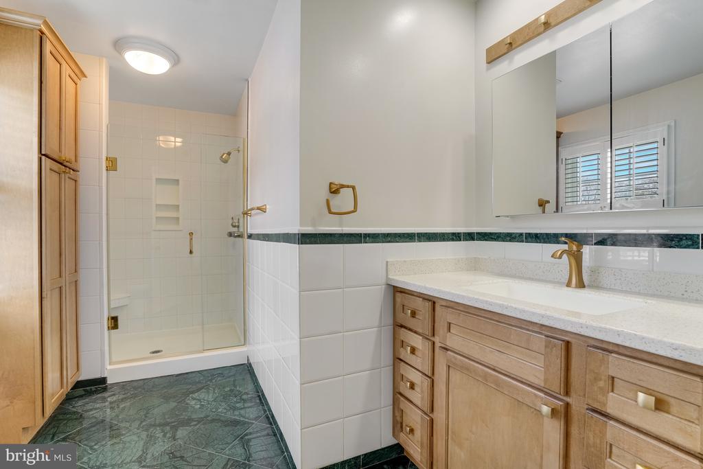 3719 KRYSIA COURT
