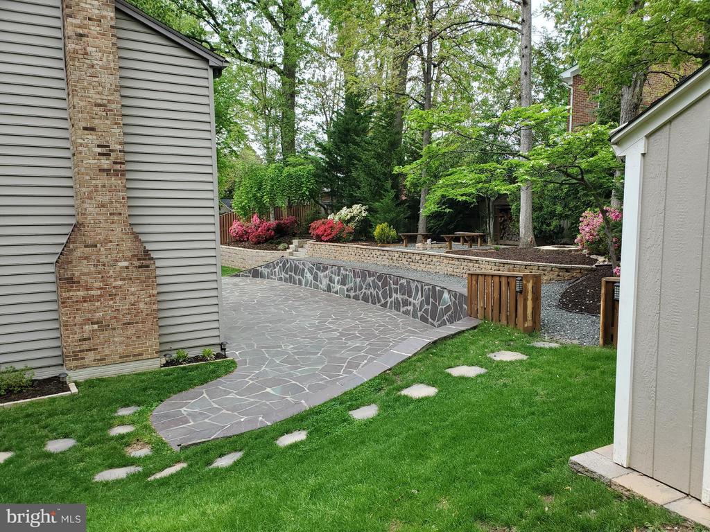 3719 KRYSIA COURT
