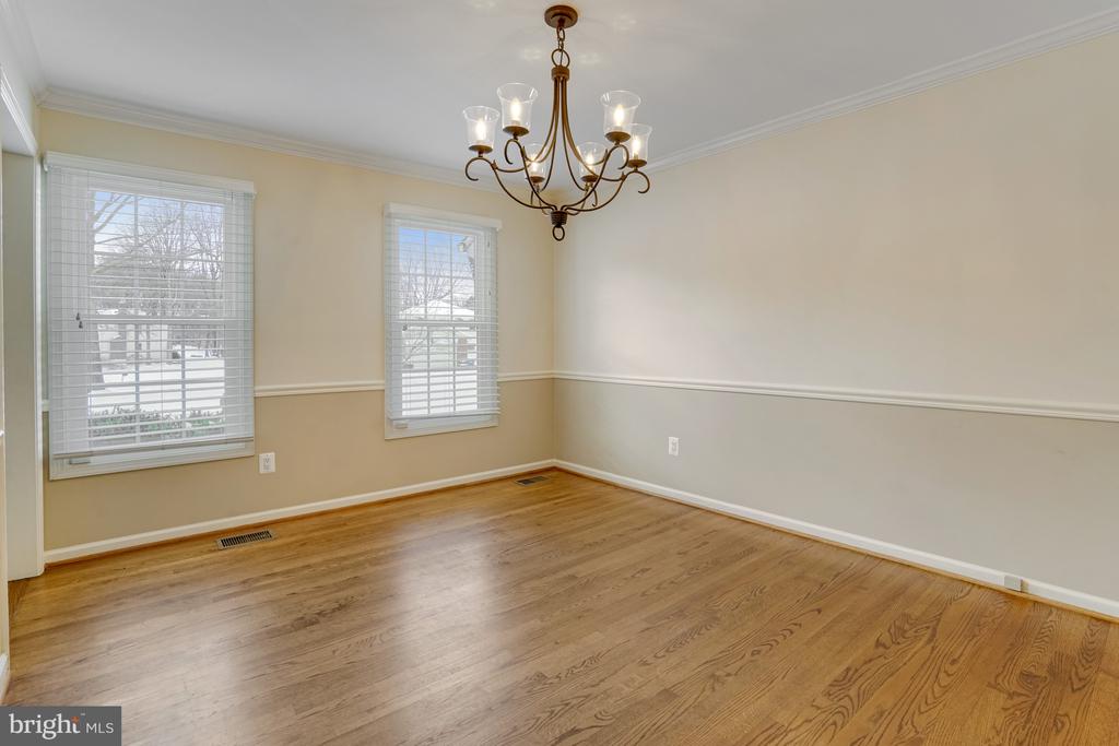 3719 KRYSIA COURT