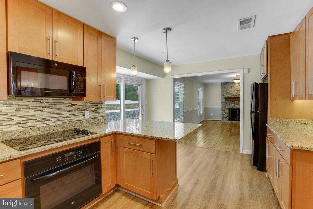 3719 KRYSIA COURT