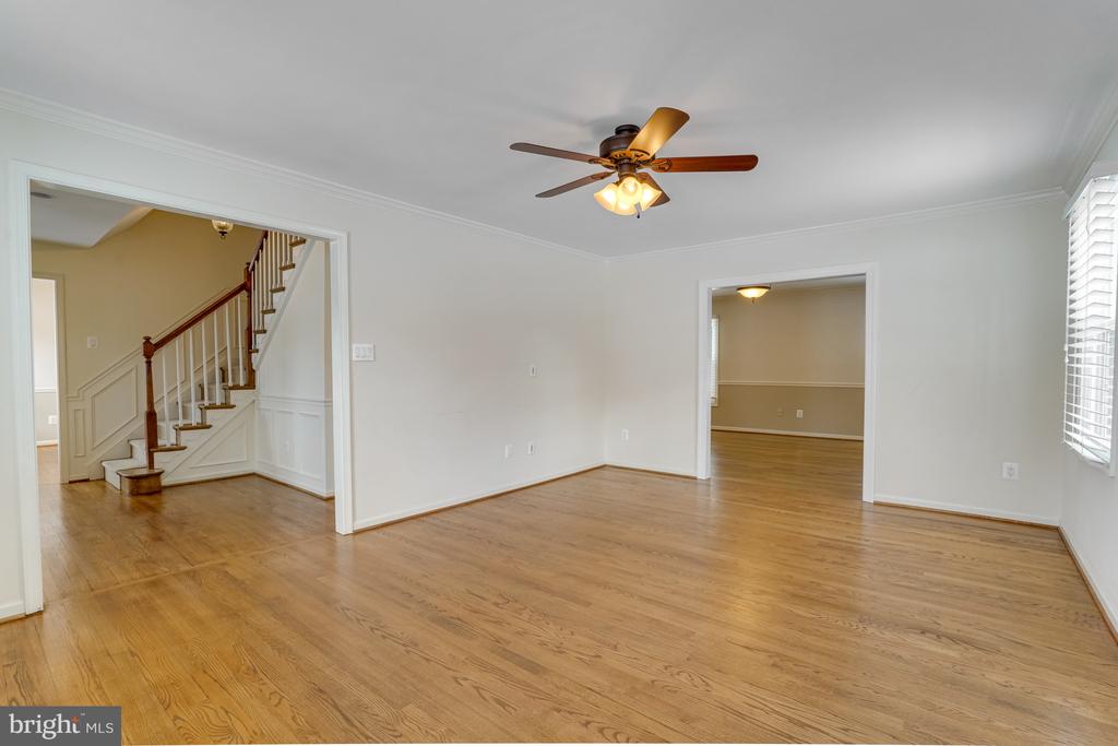 3719 KRYSIA COURT
