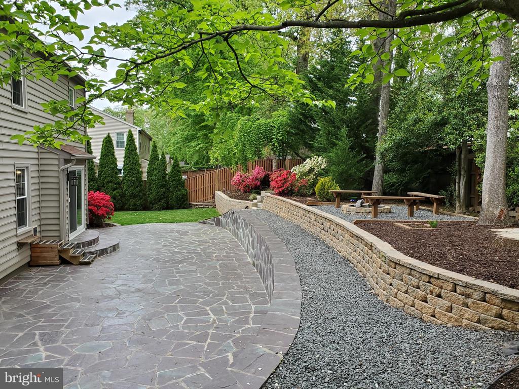3719 KRYSIA COURT