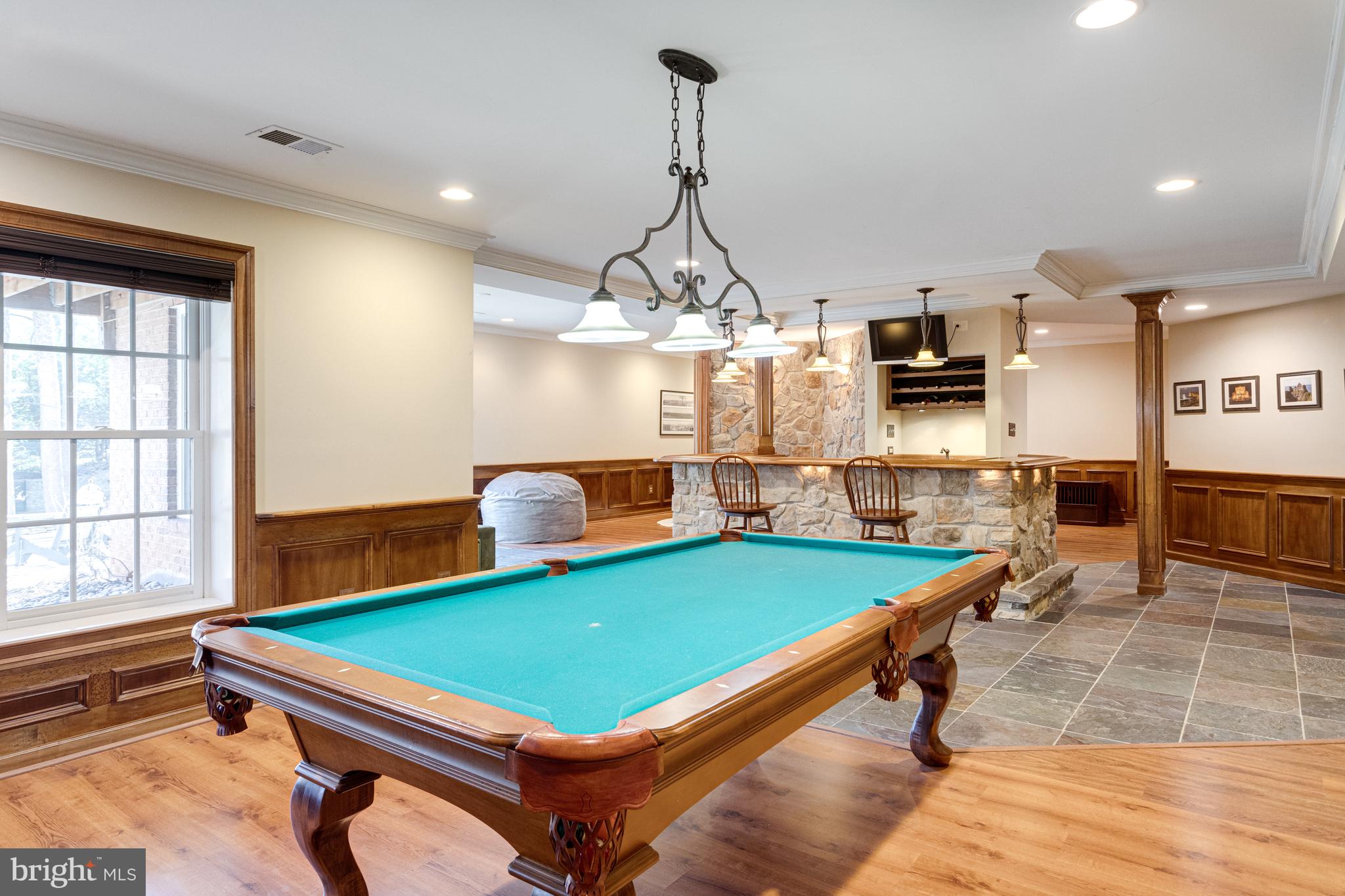 499 SENECA KNOLL COURT