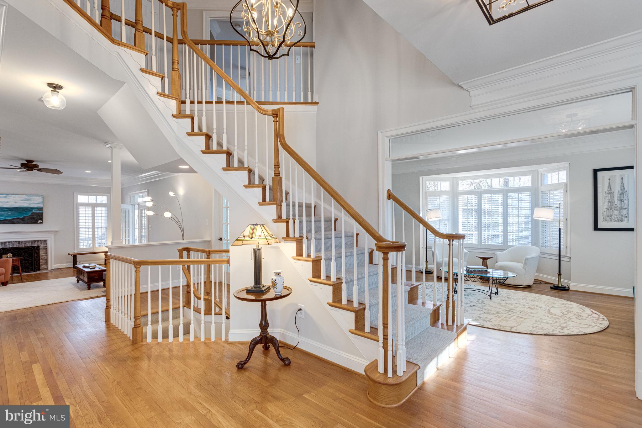 499 SENECA KNOLL COURT