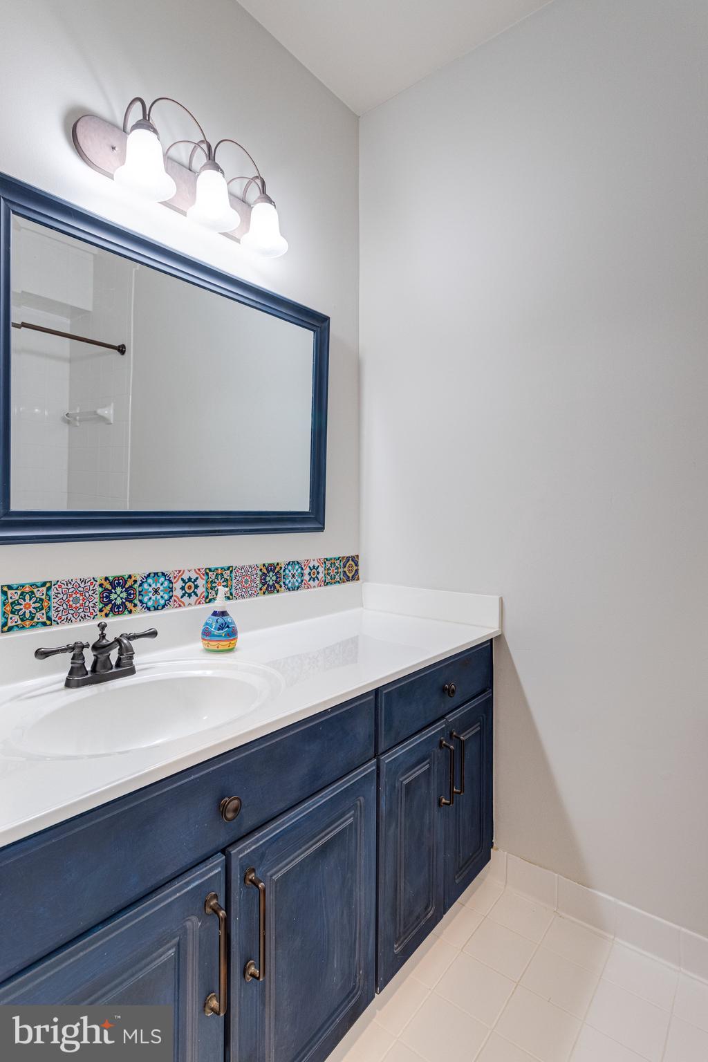 499 SENECA KNOLL COURT