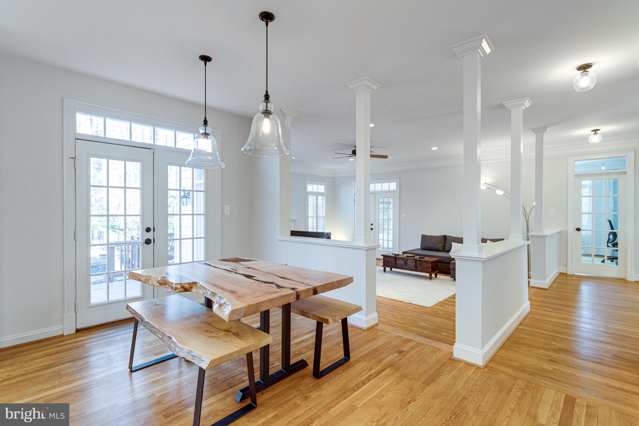 499 SENECA KNOLL COURT