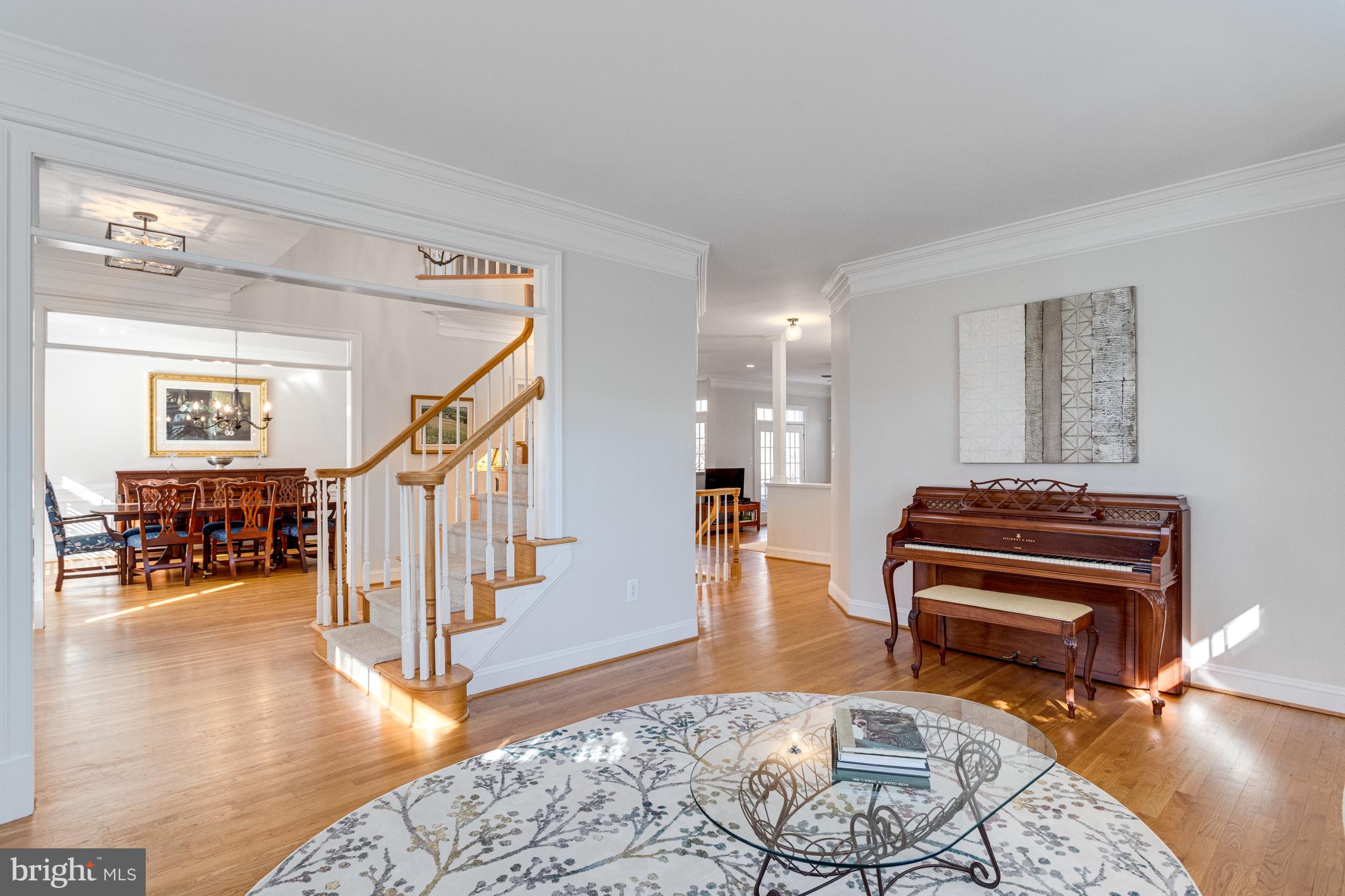 499 SENECA KNOLL COURT